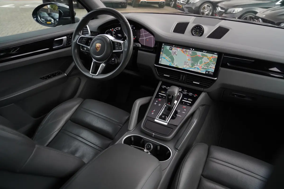 3.0 E-Hybrid | Sport Chrono | Bose Sound | Panorama | Luchtvering | Trekhaak | Adaptieve Cruise | 360 camera | NAP