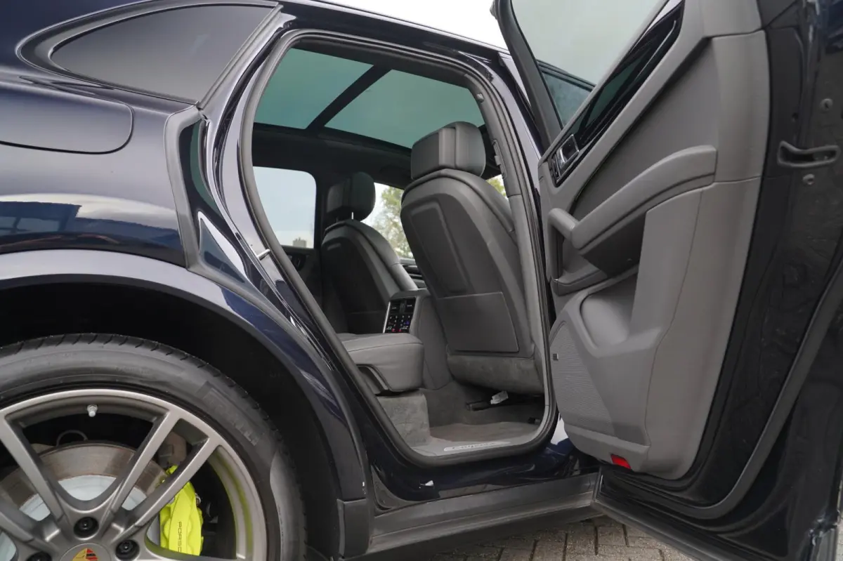 3.0 E-Hybrid | Sport Chrono | Bose Sound | Panorama | Luchtvering | Trekhaak | Adaptieve Cruise | 360 camera | NAP