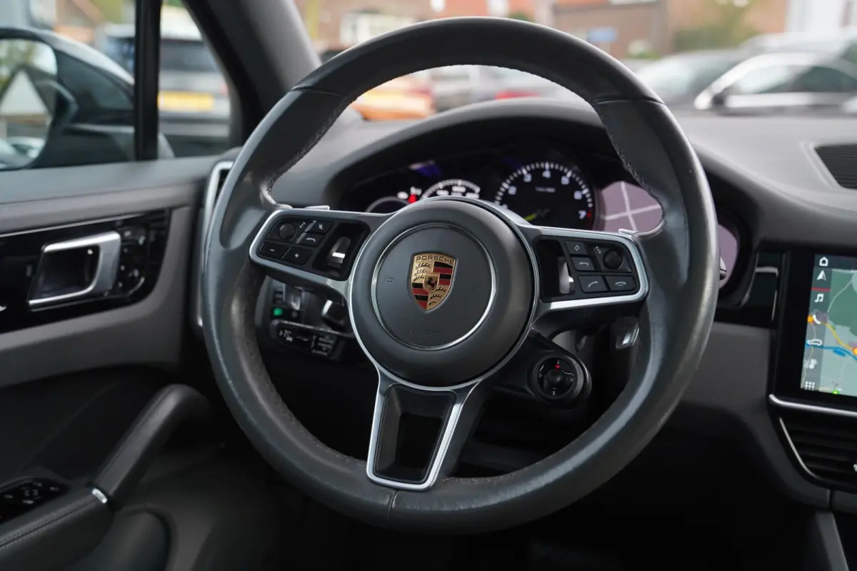 3.0 E-Hybrid | Sport Chrono | Bose Sound | Panorama | Luchtvering | Trekhaak | Adaptieve Cruise | 360 camera | NAP