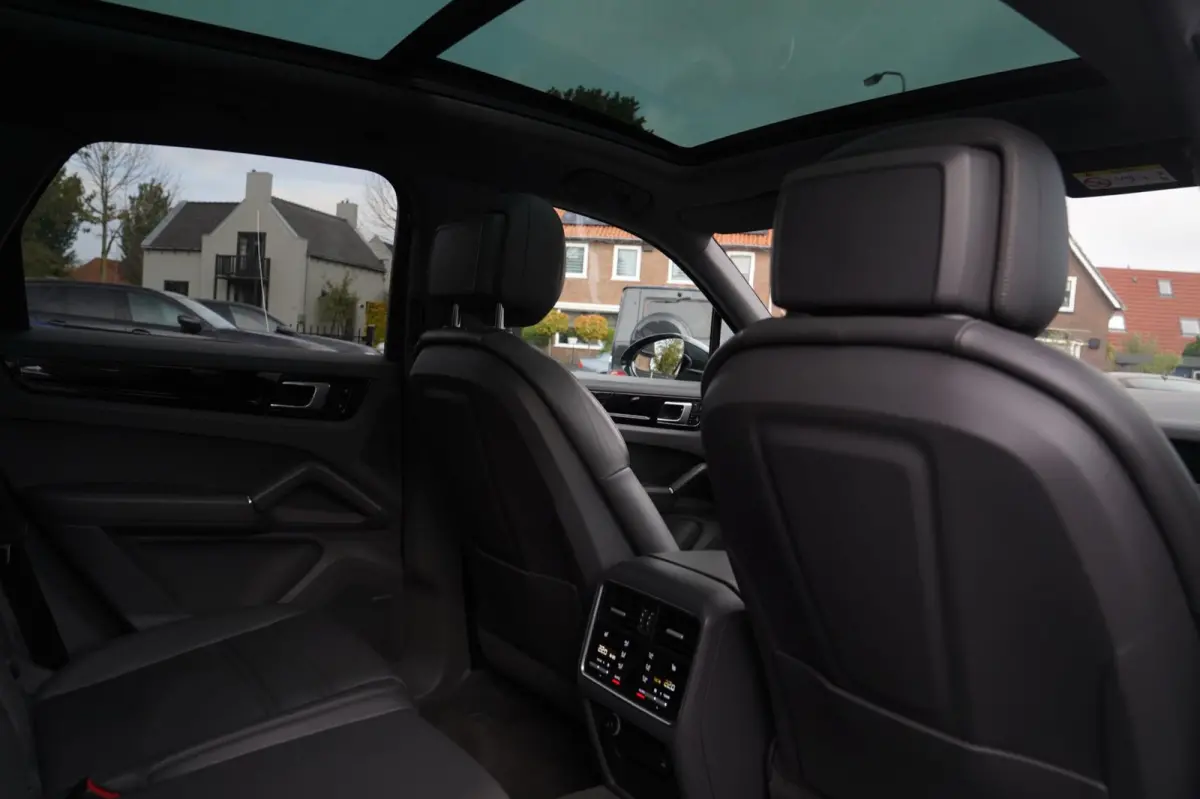 3.0 E-Hybrid | Sport Chrono | Bose Sound | Panorama | Luchtvering | Trekhaak | Adaptieve Cruise | 360 camera | NAP