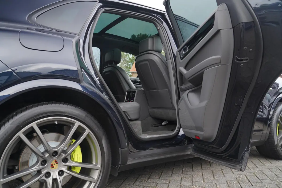 3.0 E-Hybrid | Sport Chrono | Bose Sound | Panorama | Luchtvering | Trekhaak | Adaptieve Cruise | 360 camera | NAP