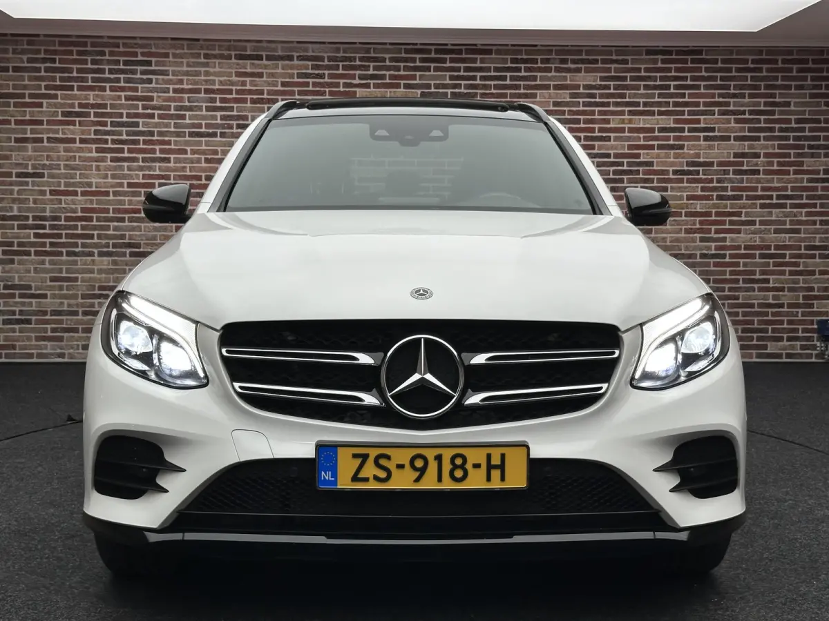250 4MATIC Business Solution AMG NL auto|Panoramadak|Dealer onderhouden