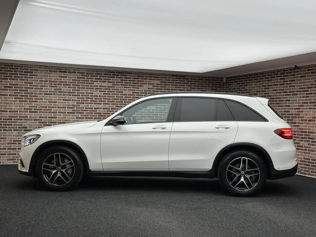 250 4MATIC Business Solution AMG NL auto|Panoramadak|Dealer onderhouden