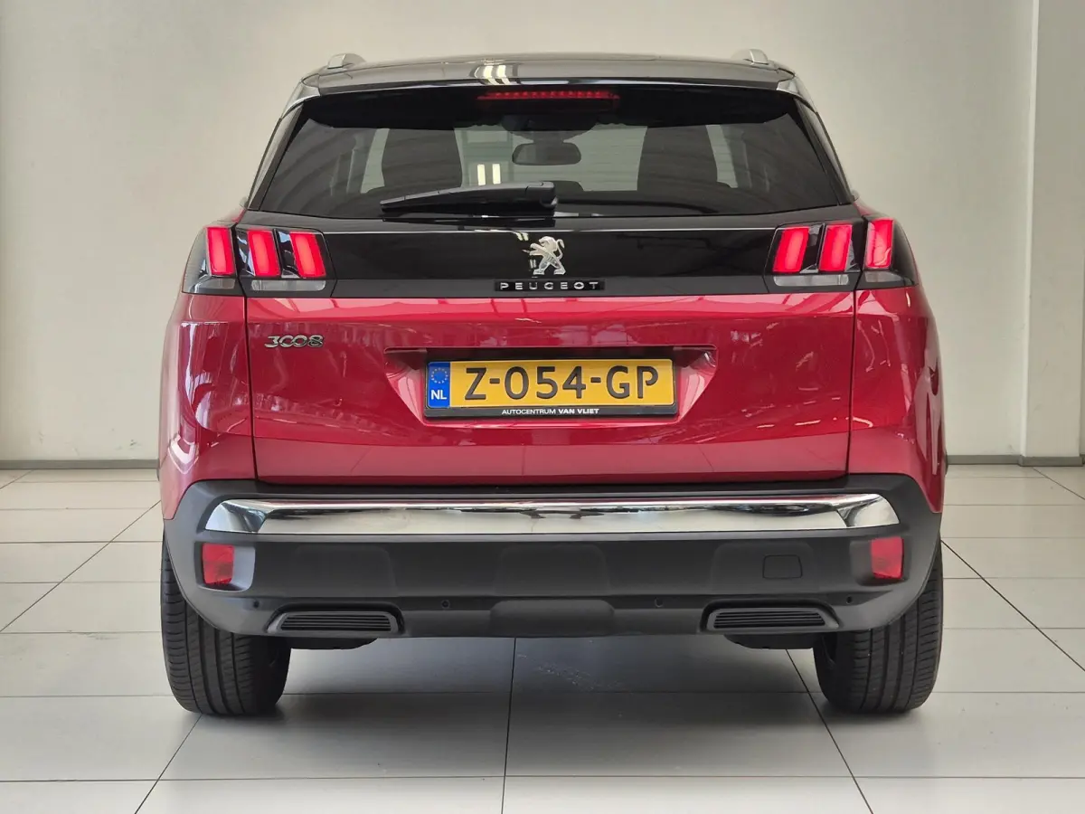 1.2 PureTech Allure | Limited | Navigatie | Apple CarPlay / Android Auto | Parkeersensoren voor / achter | Climate Control |