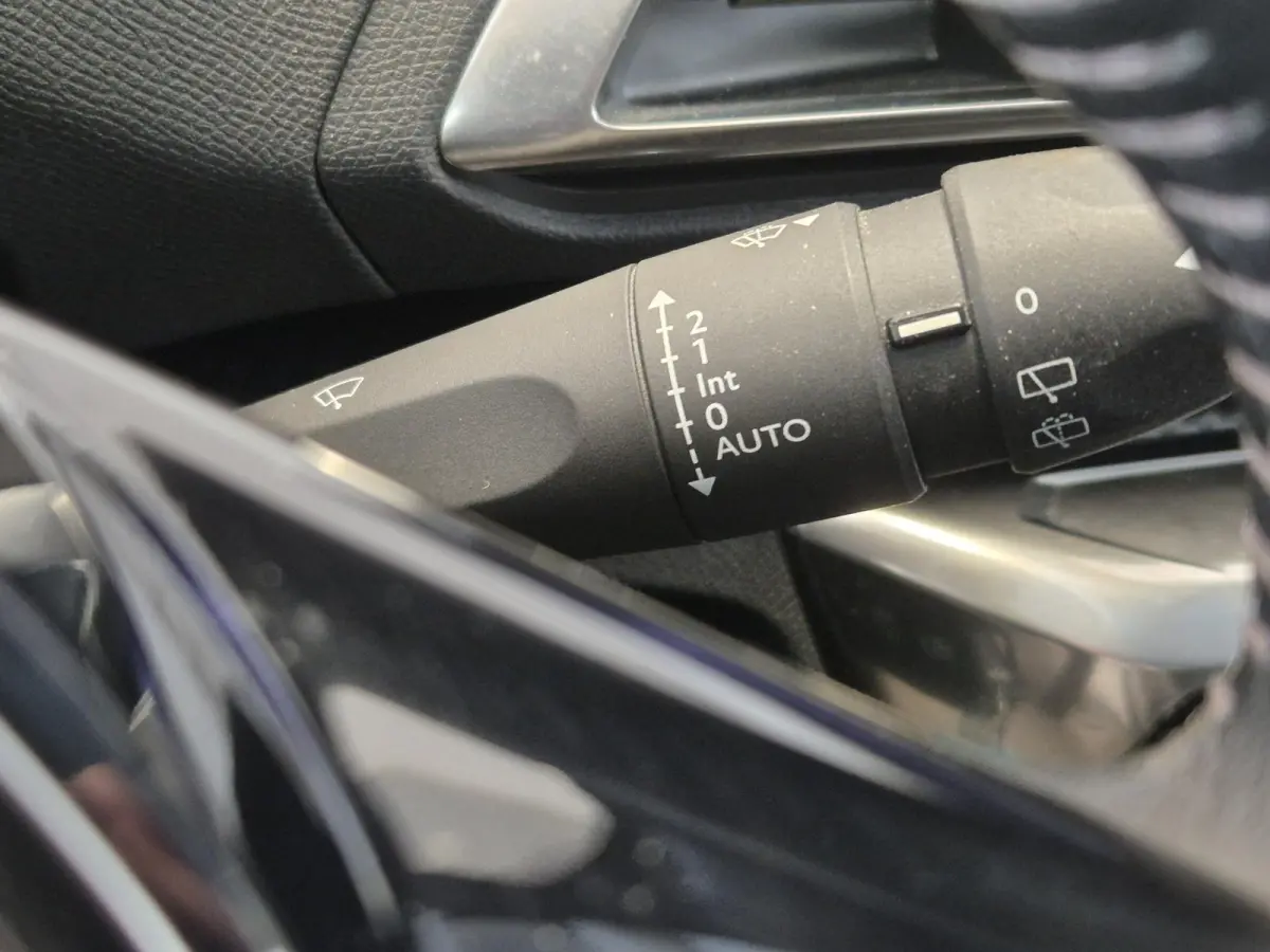1.2 PureTech Allure | Limited | Navigatie | Apple CarPlay / Android Auto | Parkeersensoren voor / achter | Climate Control |