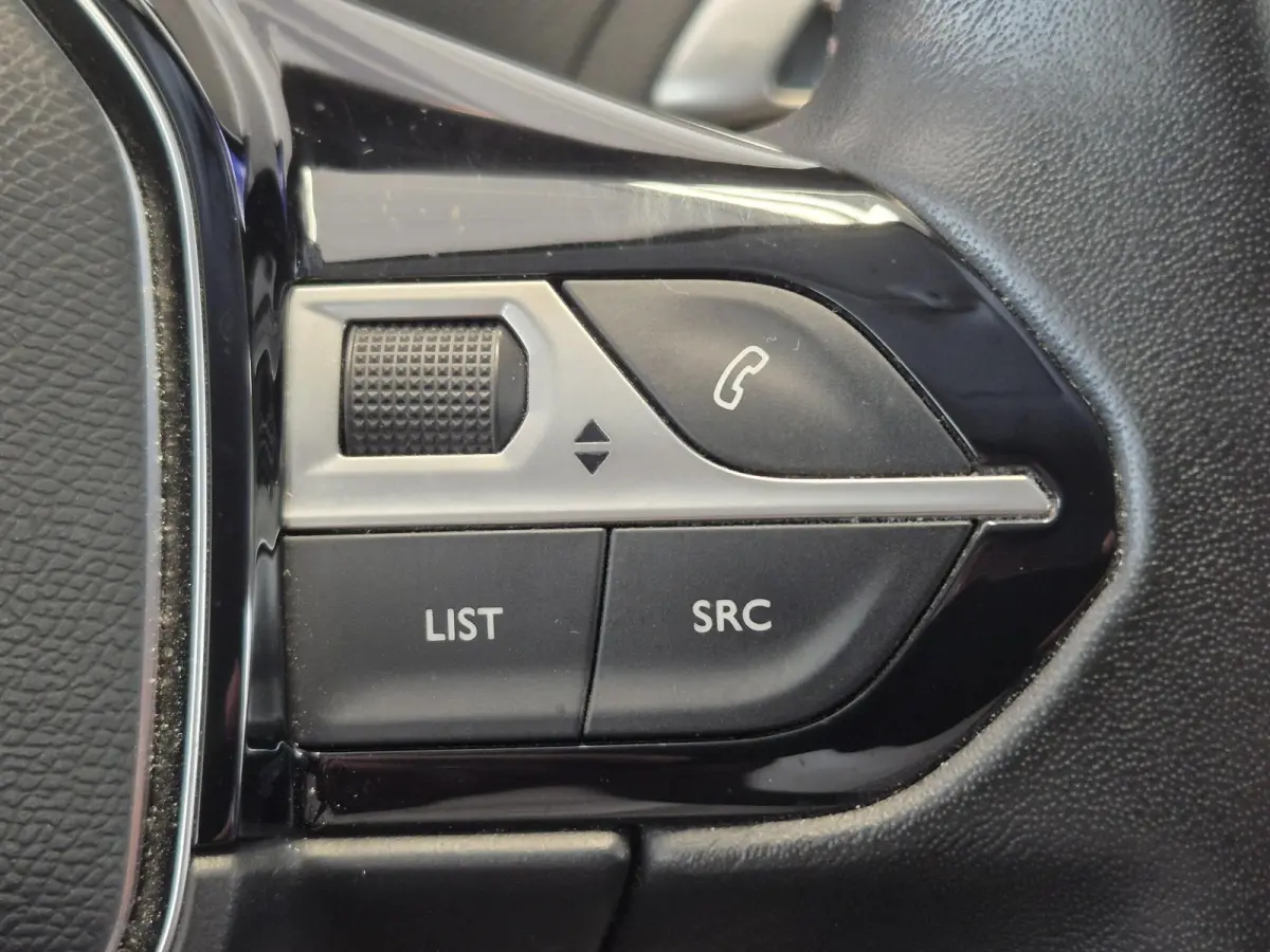1.2 PureTech Allure | Limited | Navigatie | Apple CarPlay / Android Auto | Parkeersensoren voor / achter | Climate Control |