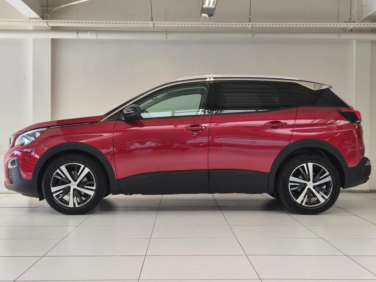 1.2 PureTech Allure | Limited | Navigatie | Apple CarPlay / Android Auto | Parkeersensoren voor / achter | Climate Control |