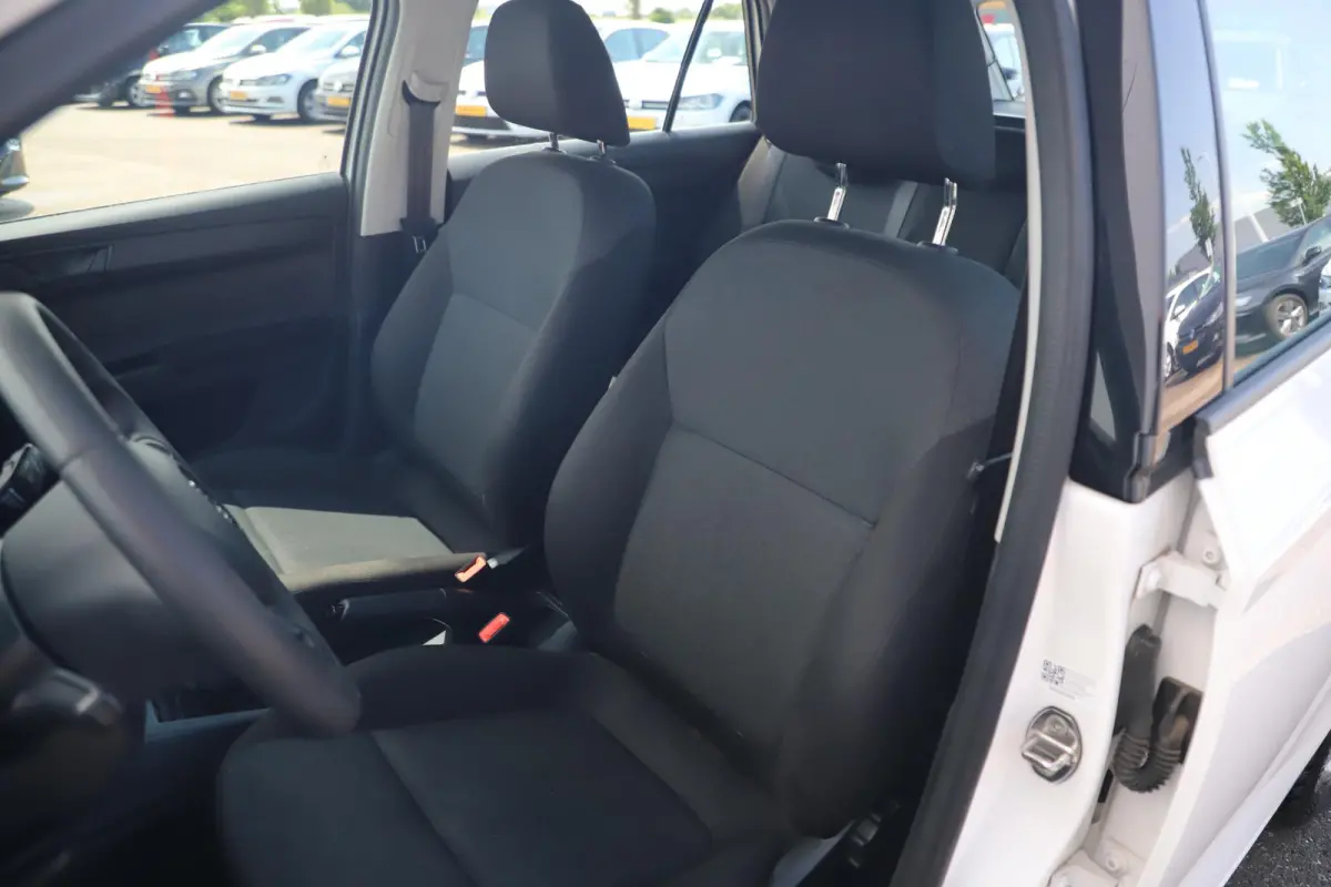 1.0 TSI Drive 95PK Airco Radio Stoelverwarming Elektrische Ramen