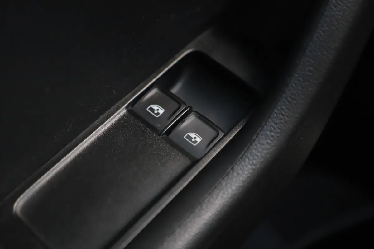 1.0 TSI Drive 95PK Airco Radio Stoelverwarming Elektrische Ramen