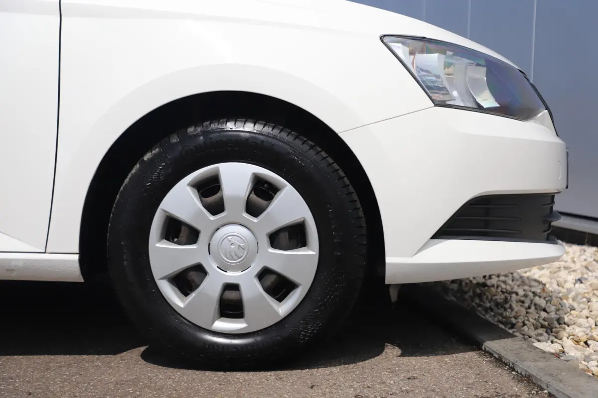 1.0 TSI Drive 95PK Airco Radio Stoelverwarming Elektrische Ramen