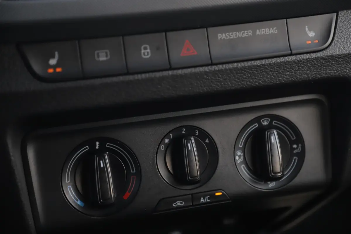1.0 TSI Drive 95PK Airco Radio Stoelverwarming Elektrische Ramen