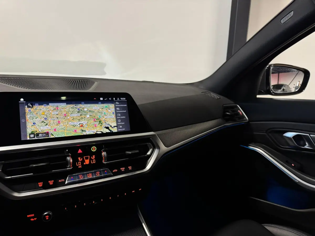 320e xDrive M-pakket Plus PANO KEYLESS