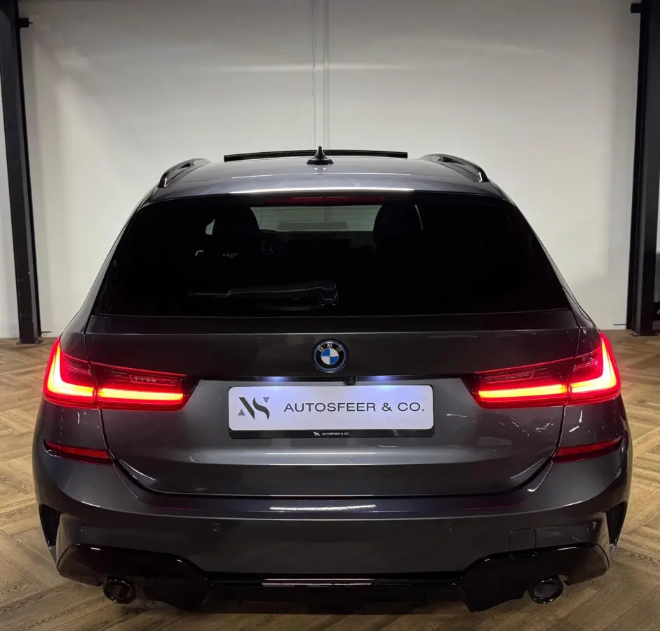 320e xDrive M-pakket Plus PANO KEYLESS