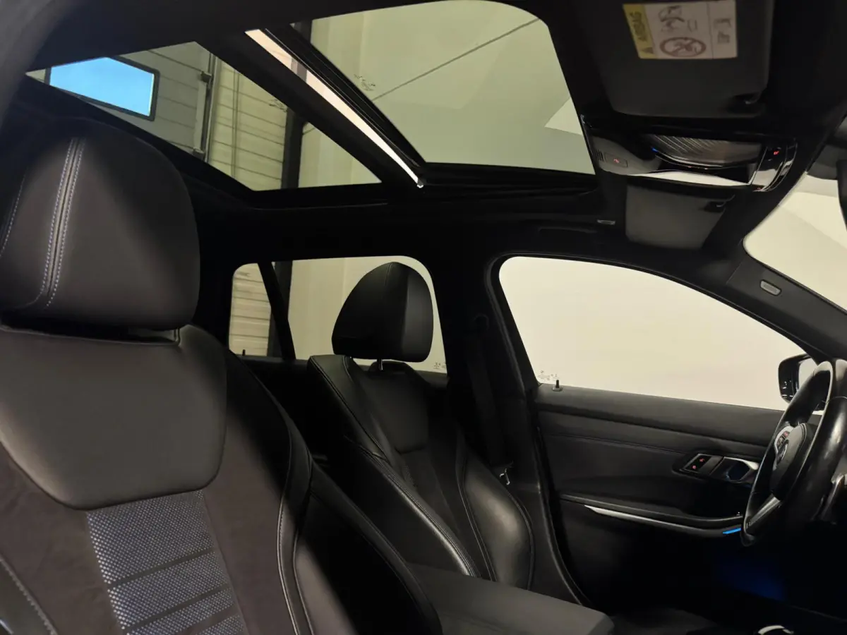 320e xDrive M-pakket Plus PANO KEYLESS