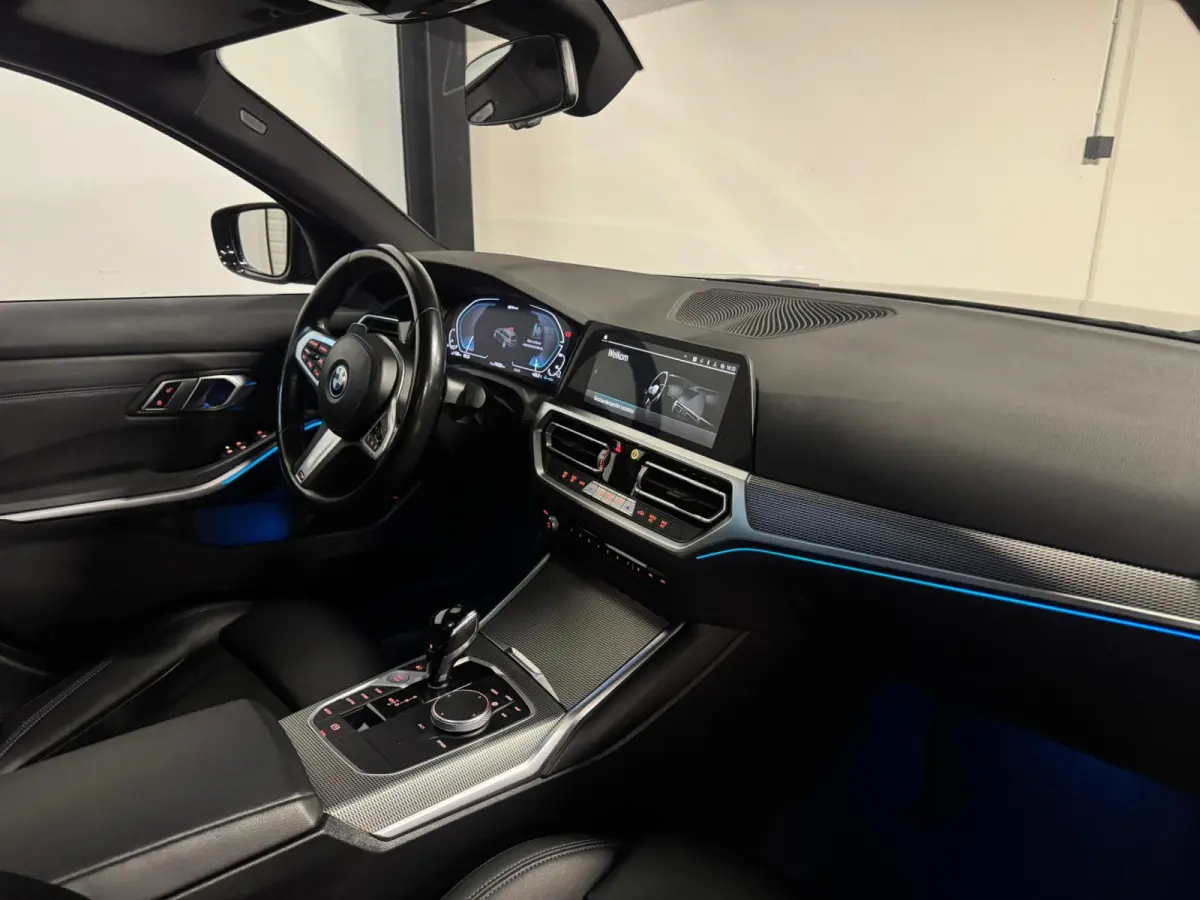 320e xDrive M-pakket Plus PANO KEYLESS