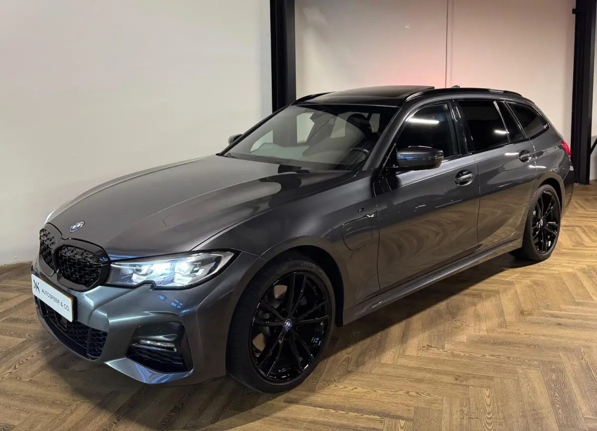 320e xDrive M-pakket Plus PANO KEYLESS