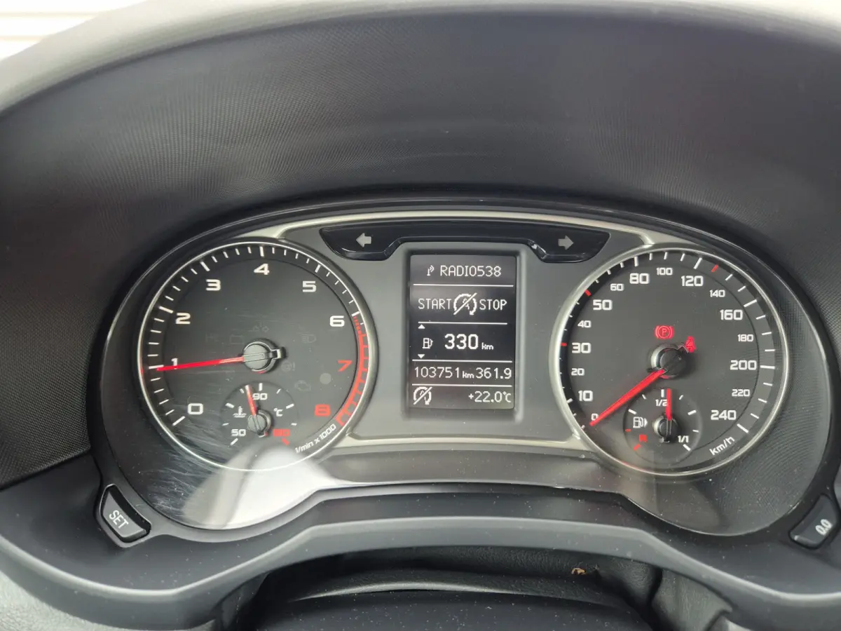 1.0 TFSI ,airco,navigatie,parkeersensoren, 5Deurs,