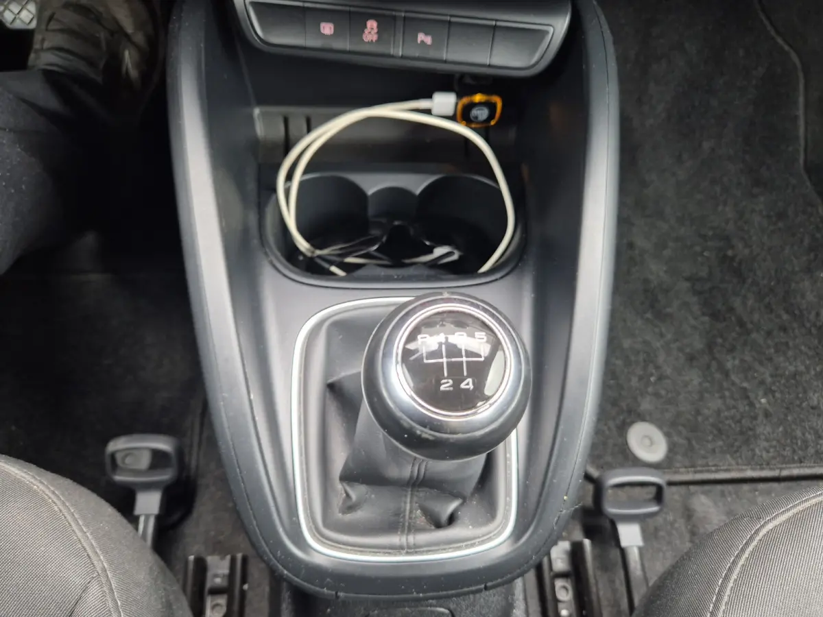 1.0 TFSI ,airco,navigatie,parkeersensoren, 5Deurs,