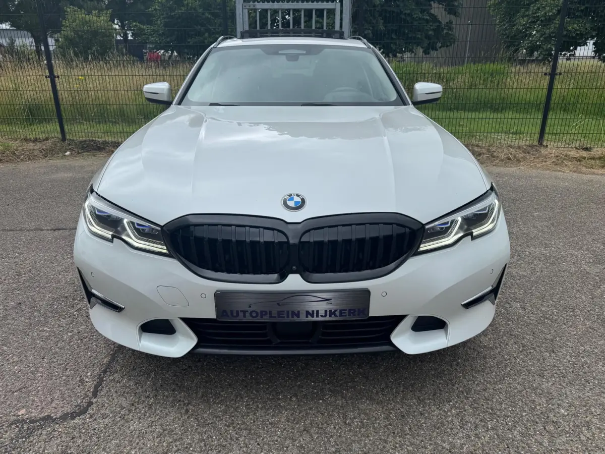 330e xDrive High Executive Laser Pano 360Cam MEGA VOL!!