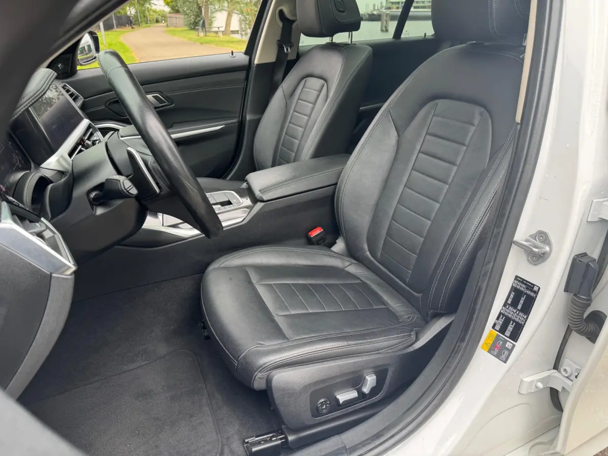 330e xDrive High Executive Laser Pano 360Cam MEGA VOL!!