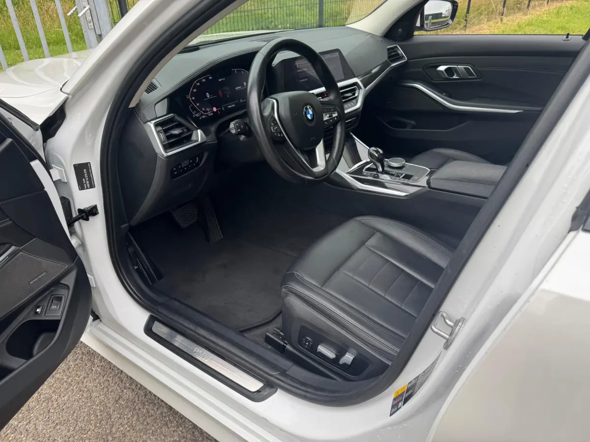 330e xDrive High Executive Laser Pano 360Cam MEGA VOL!!