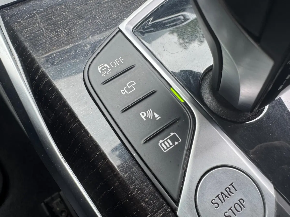 330e xDrive High Executive Laser Pano 360Cam MEGA VOL!!