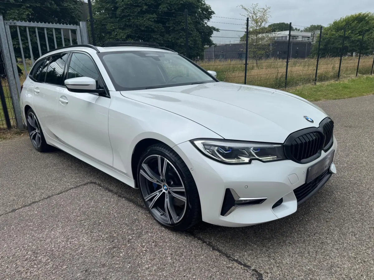 330e xDrive High Executive Laser Pano 360Cam MEGA VOL!!