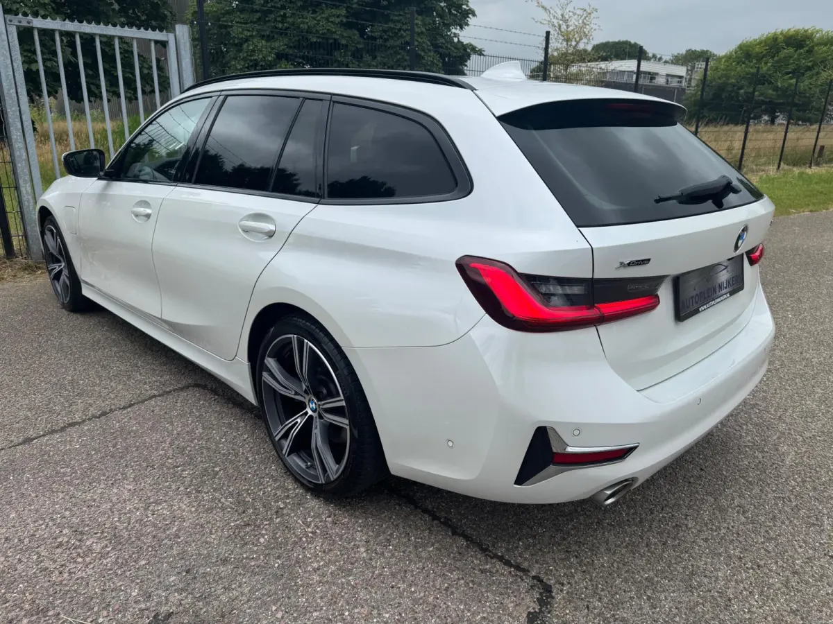 330e xDrive High Executive Laser Pano 360Cam MEGA VOL!!