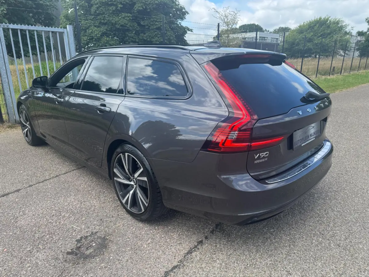 2.0 T6 AWD Recharge R-Design Facelift Panodak 1eig Full LED Trekhaak
