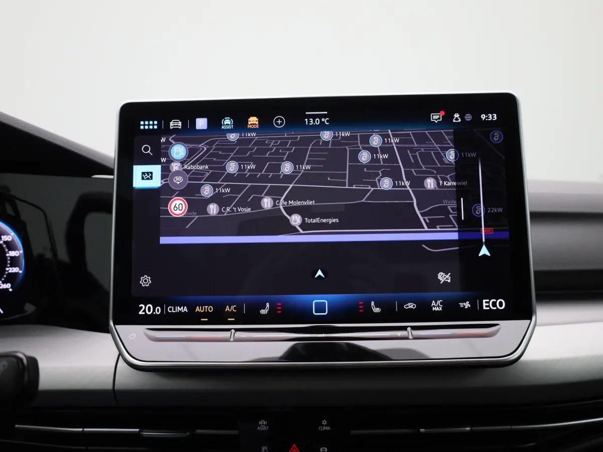 1.5 eHybrid Life Edition | Navigatie | Draadloze Apple Carplay | Adaptieve cruise control | Lane assist | Stoelverwarming | Stuurwielverwarming | Climate control | Achteruitrij camera | Park