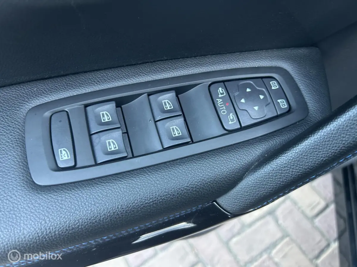 1.3 TCe Black Edition * AUTOMAAT * NAVIGATIE