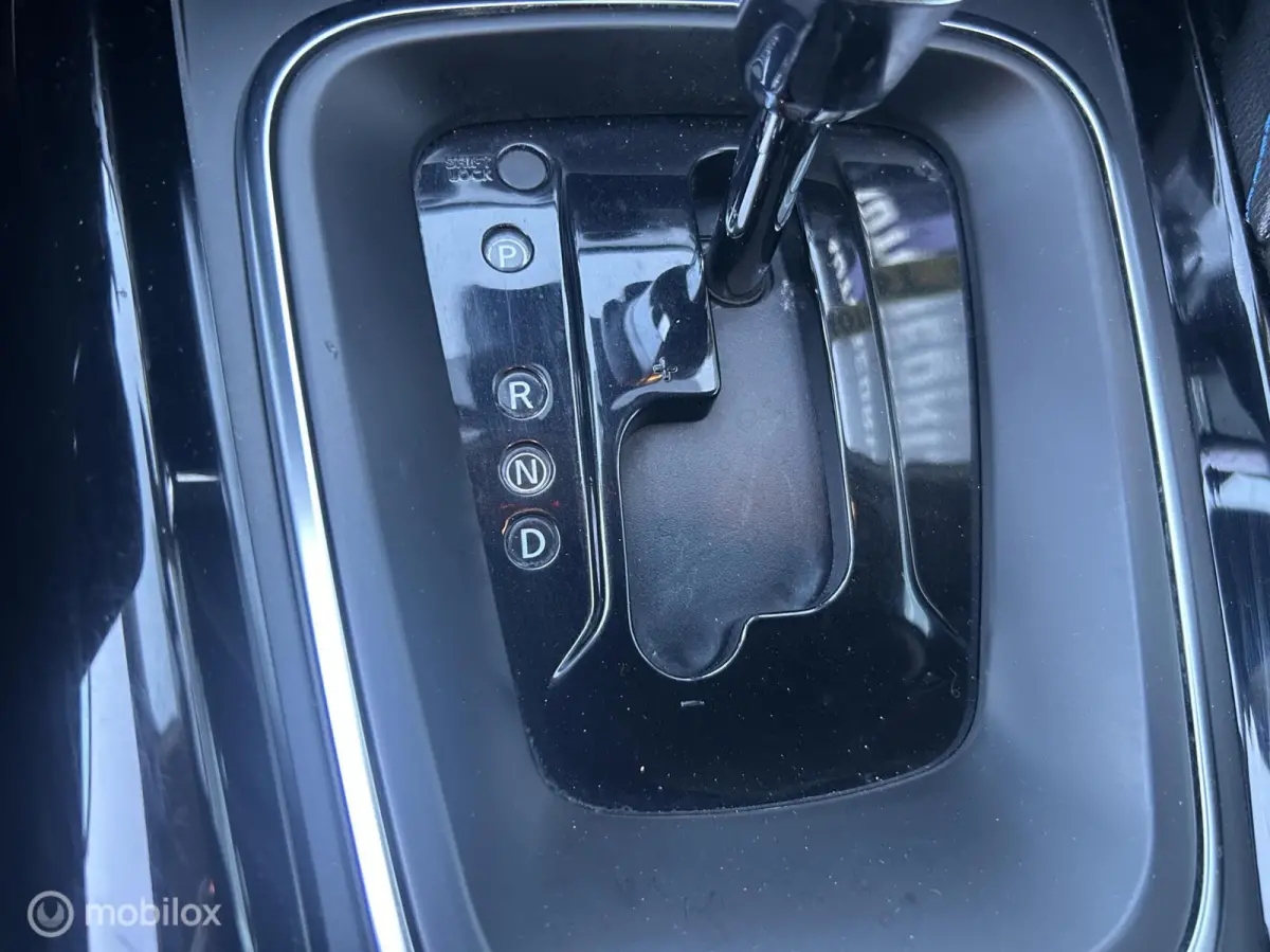 1.3 TCe Black Edition * AUTOMAAT * NAVIGATIE