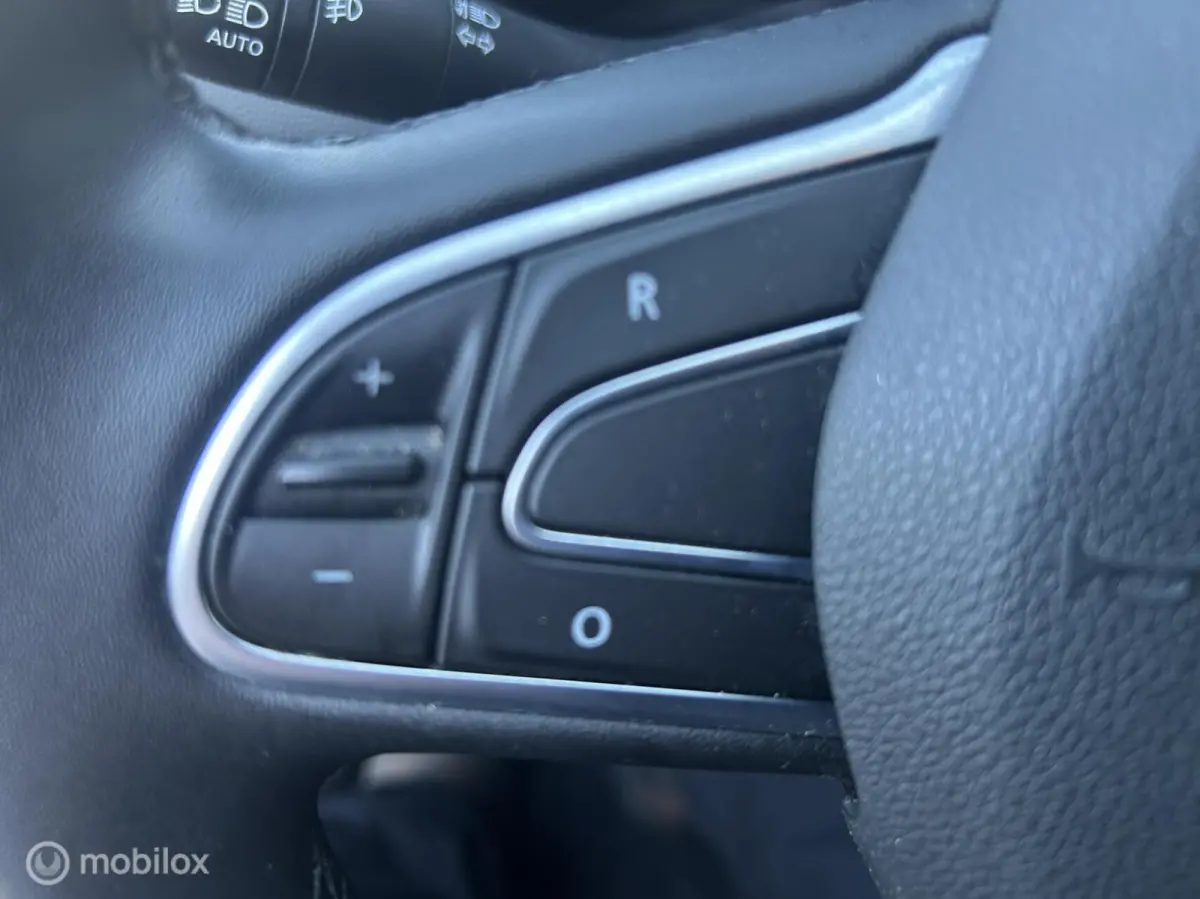 1.3 TCe Black Edition * AUTOMAAT * NAVIGATIE