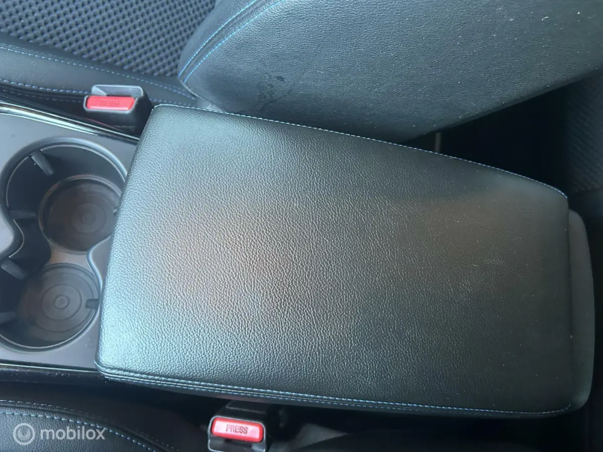 1.3 TCe Black Edition * AUTOMAAT * NAVIGATIE