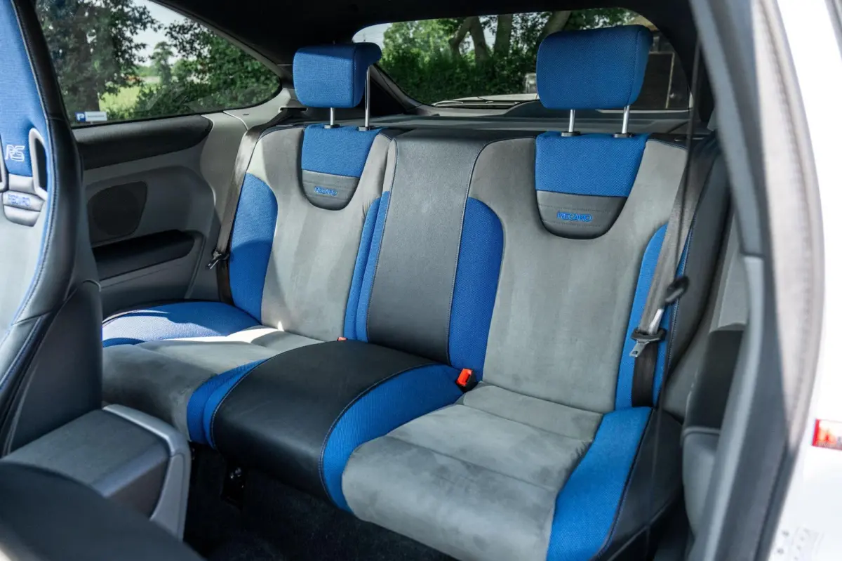 2.5 RS Nieuwstaat I Uitgebreid Dekra Rapport I Liefhebbersauto I 19 Inch I Recaro I Camera