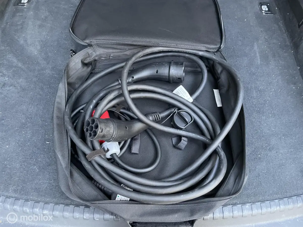 55 TFSIe Quattro S-line - CAMERA/ACC/KEYLESS
