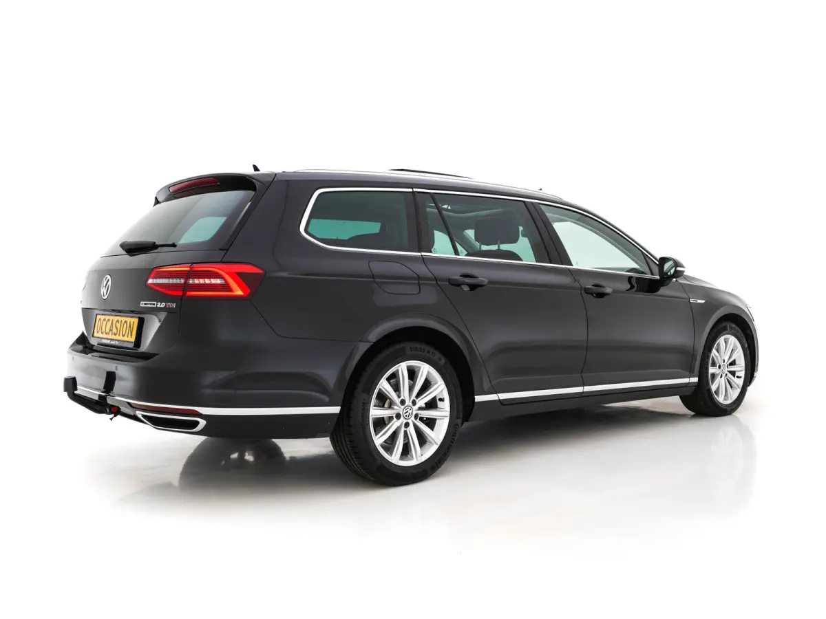 2.0 BiTDI 4Motion Highline (INCL-BTW) Aut. *PANO | ADAPTIVE-CRUISE | DIGI-COCKPIT | NAVI-FULLMAP | LEATHER-ALCANTARA | FULL-LED | ERGONOMIC-COMFORTSEATS | KEYLESS | ECC | PARKPILOT | TOWBAR 