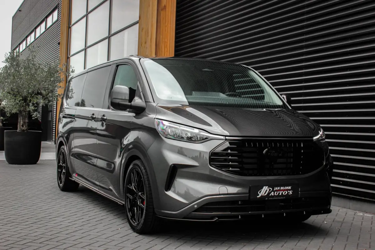 320 2.0 TDCI L2H1 Limited 170PK JB- EDITION / DRIVER ASSISTANCE PACK / 3- ZITS / MY2024 / CAMERA / ADAP.CRUISE