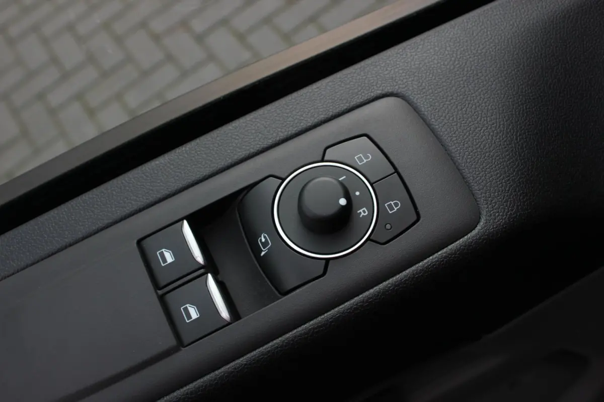 320 2.0 TDCI L2H1 Limited 170PK JB- EDITION / DRIVER ASSISTANCE PACK / 3- ZITS / MY2024 / CAMERA / ADAP.CRUISE