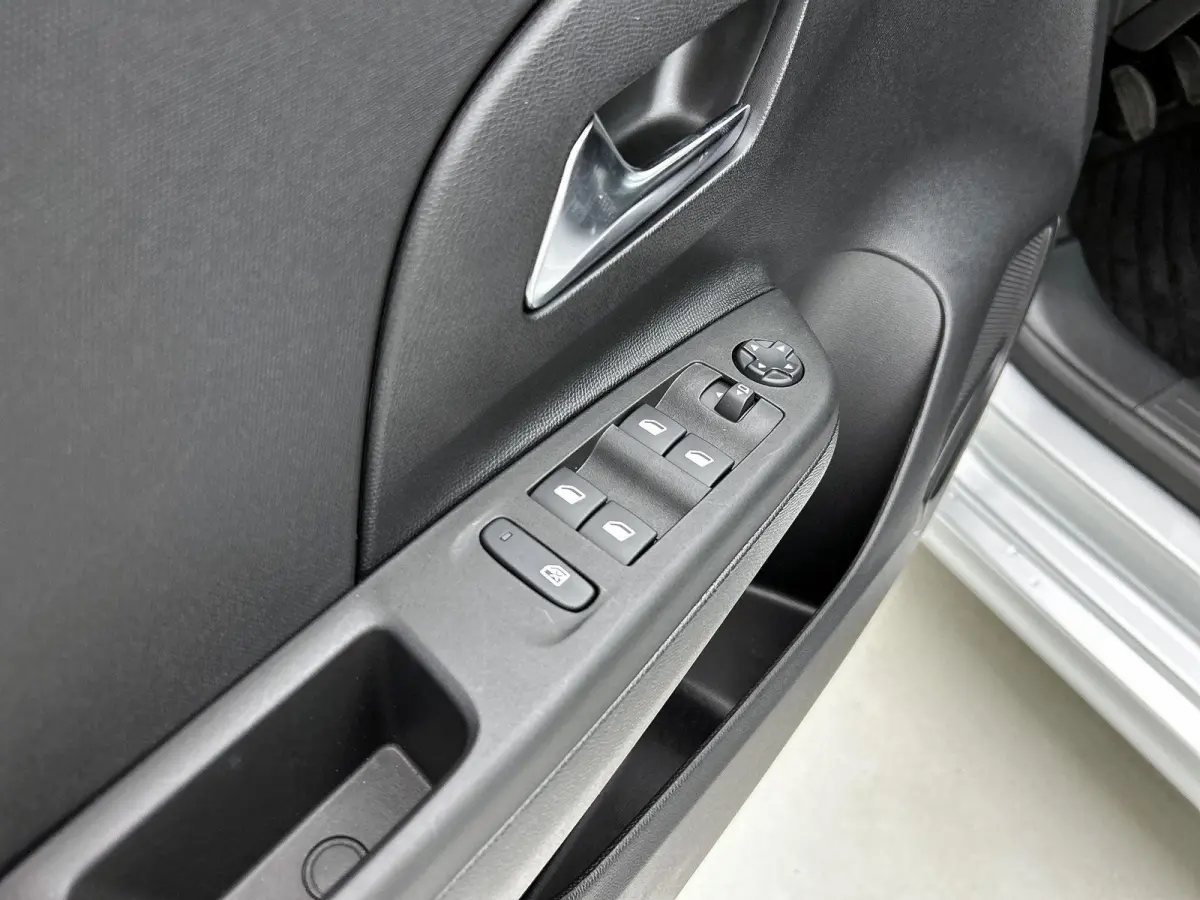 1.2 Turbo | 100pk | Cruise Control | Bluetooth | DEMO SALE |