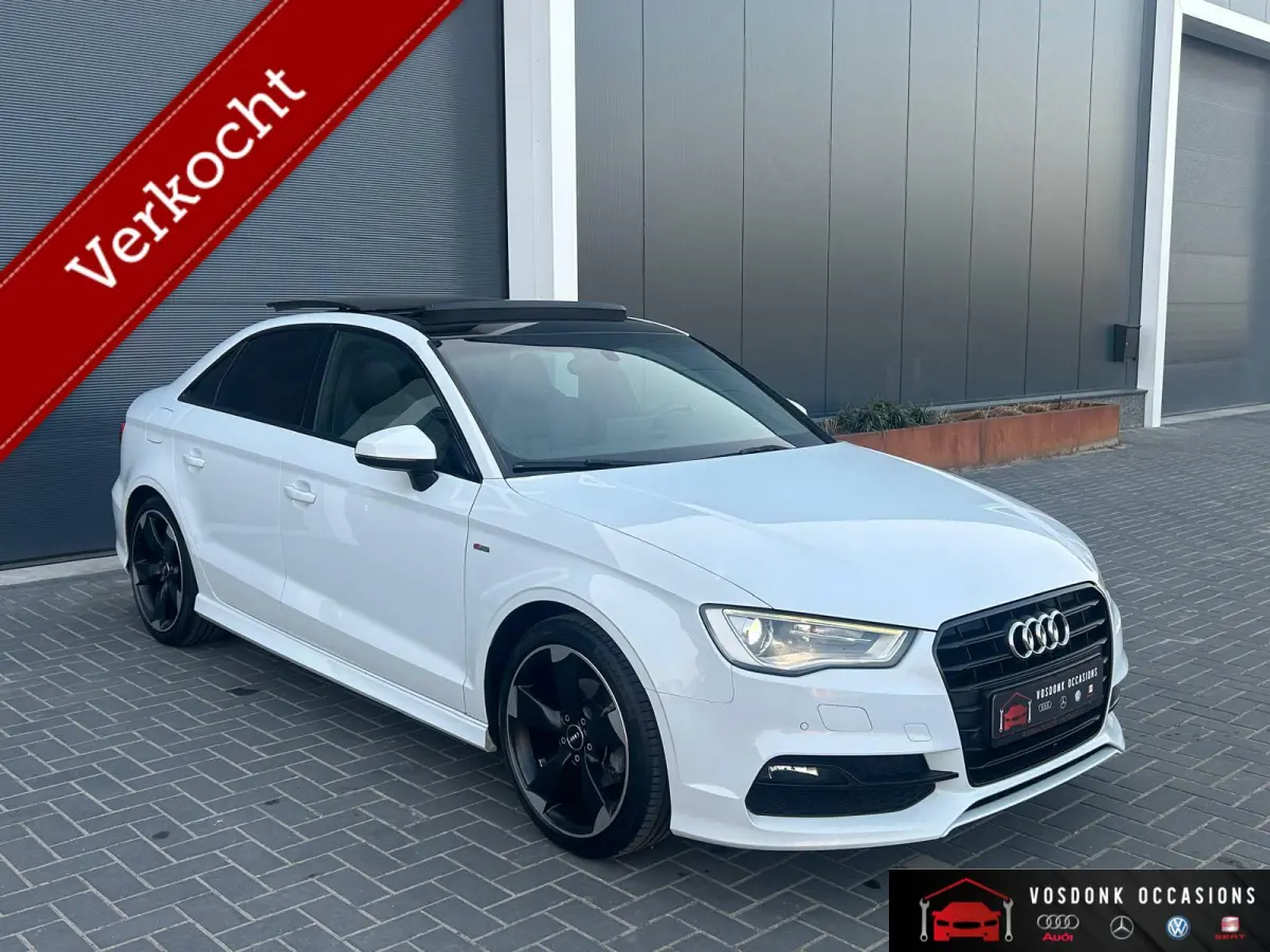 1.4 TFSI S-line/RS-stoelen/pano/keyless/Dodehoek/ Topstaat!