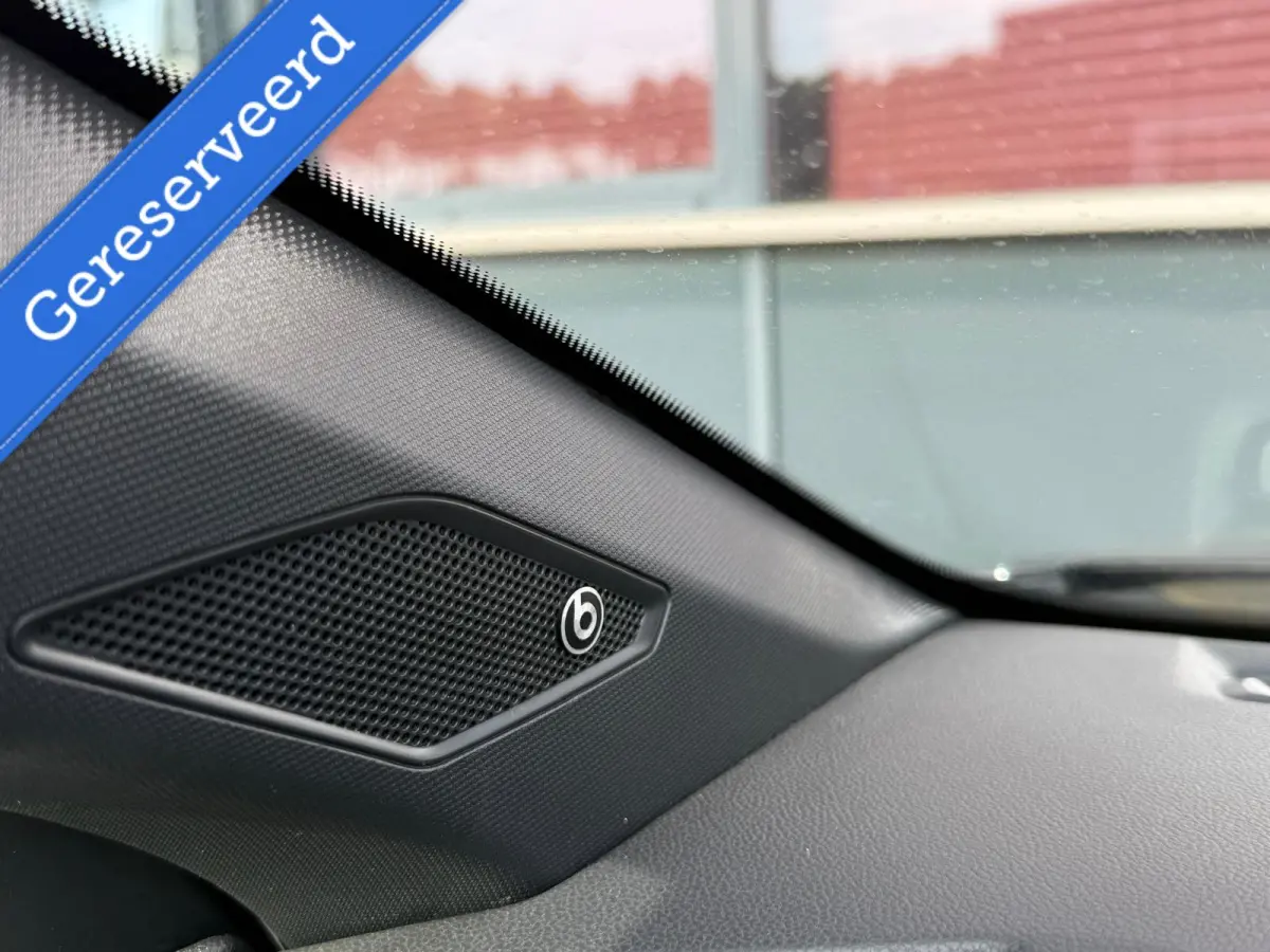 1.0 TSI 3xR-Line/Pano/Navi/camera/keyless/Beatsaudio