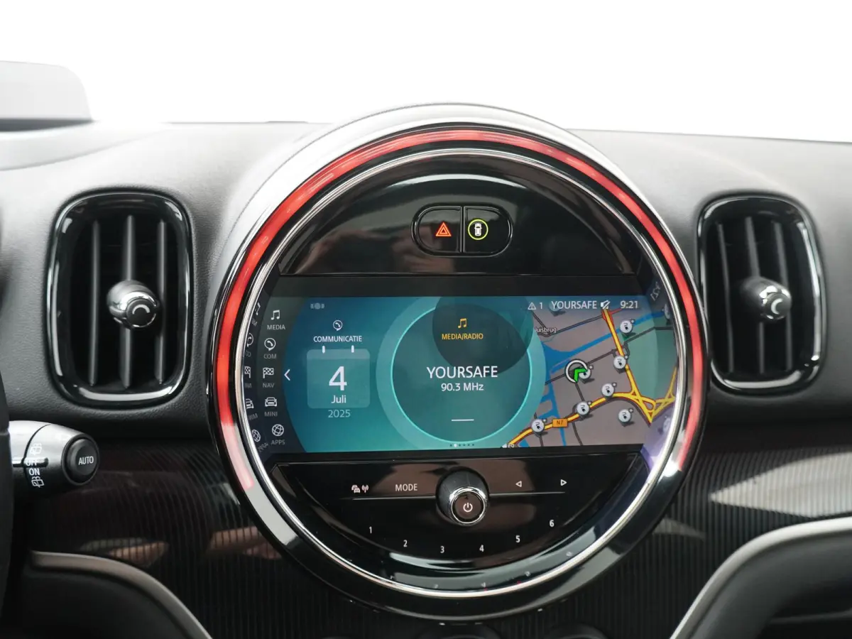 Cooper SE ALL4 John Cooper Works | Achteruitrijcamera | Panoramadak | Stuurwielverwarming | Head-Up Display | John Cooper Works uitvoering |