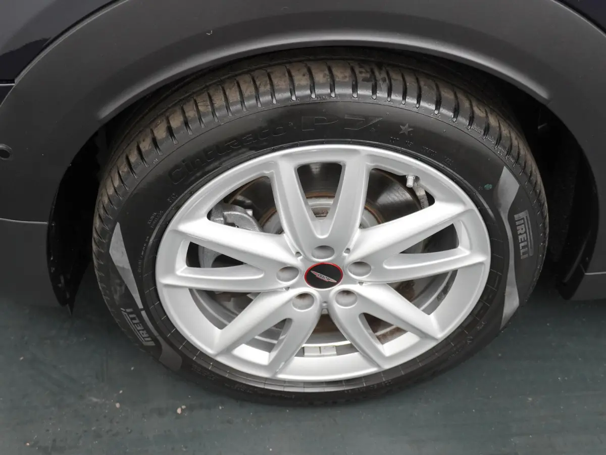 Cooper SE ALL4 John Cooper Works | Achteruitrijcamera | Panoramadak | Stuurwielverwarming | Head-Up Display | John Cooper Works uitvoering |
