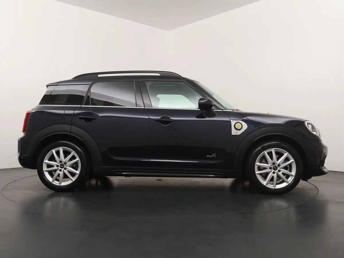 Cooper SE ALL4 John Cooper Works | Achteruitrijcamera | Panoramadak | Stuurwielverwarming | Head-Up Display | John Cooper Works uitvoering |