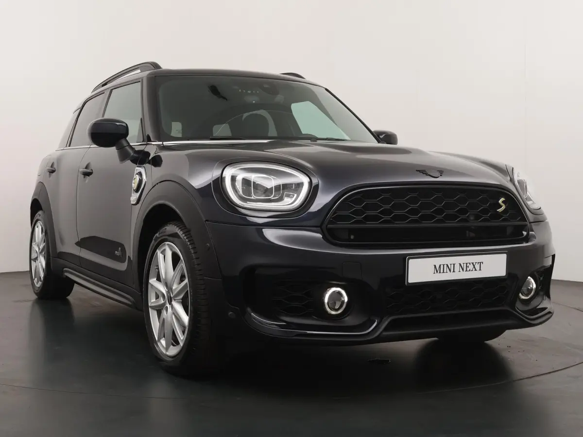 Cooper SE ALL4 John Cooper Works | Achteruitrijcamera | Panoramadak | Stuurwielverwarming | Head-Up Display | John Cooper Works uitvoering |