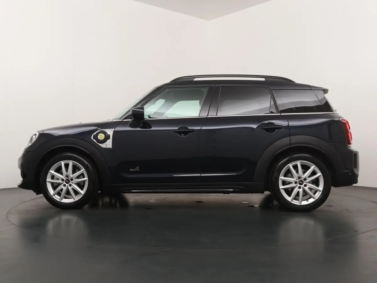 Cooper SE ALL4 John Cooper Works | Achteruitrijcamera | Panoramadak | Stuurwielverwarming | Head-Up Display | John Cooper Works uitvoering |
