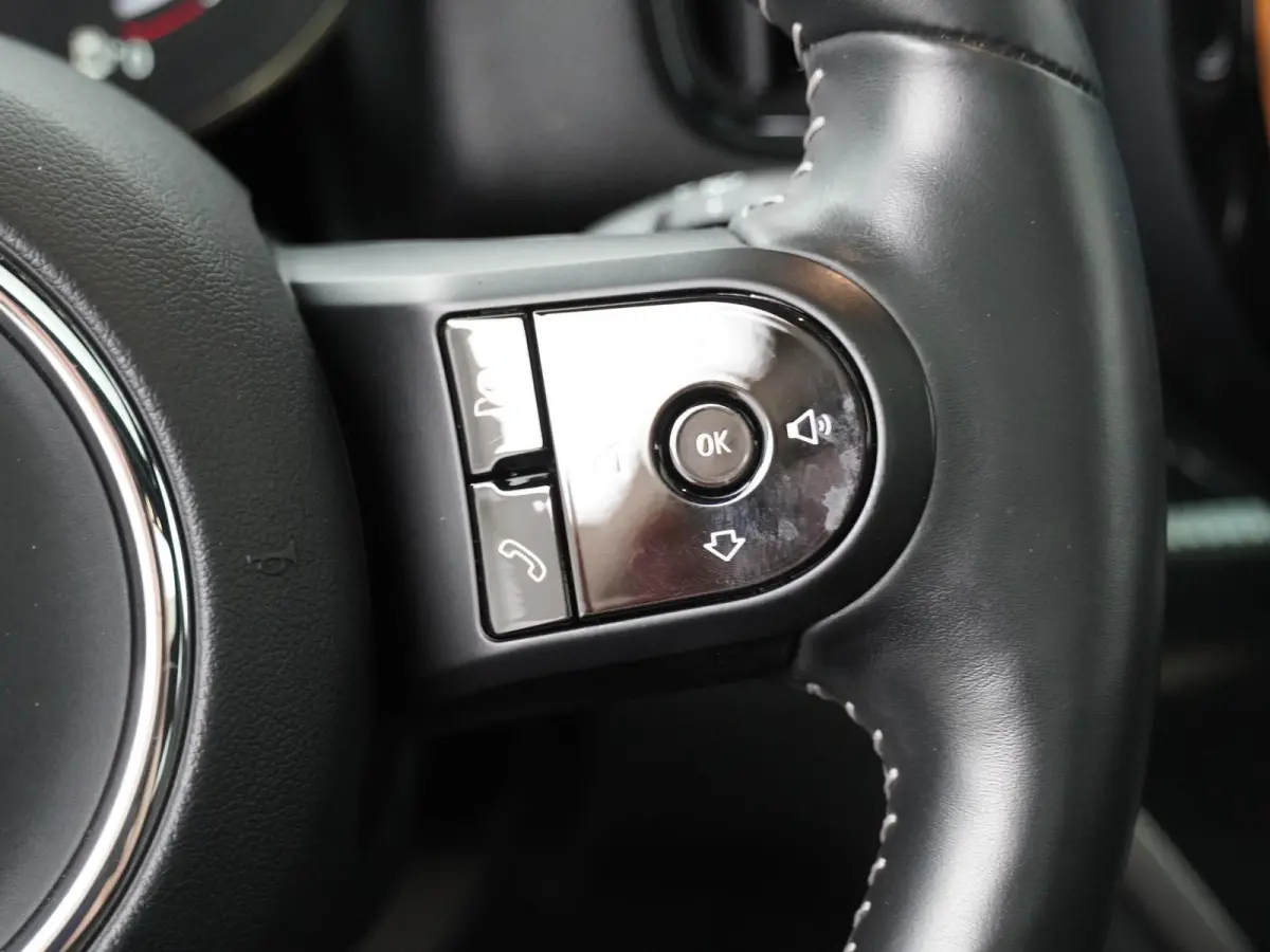 Cooper SE ALL4 John Cooper Works | Achteruitrijcamera | Panoramadak | Stuurwielverwarming | Head-Up Display | John Cooper Works uitvoering |