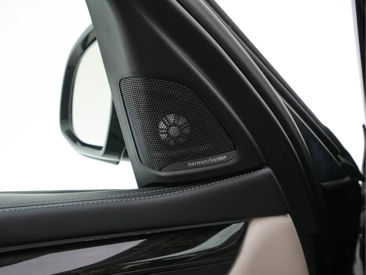 xDrive50i High-Executive M-Sportpack Aut. *PANO | HEAD-UP | TWO-COLOUR-LUXURYLEATHER | FULL-LED | MEMORY-PACK | HARMAN/KARDON-SOUNDSYSTEM |  | BLIND-SPOT | KEYLESS | CAMERA | COMFORT-SEATS |