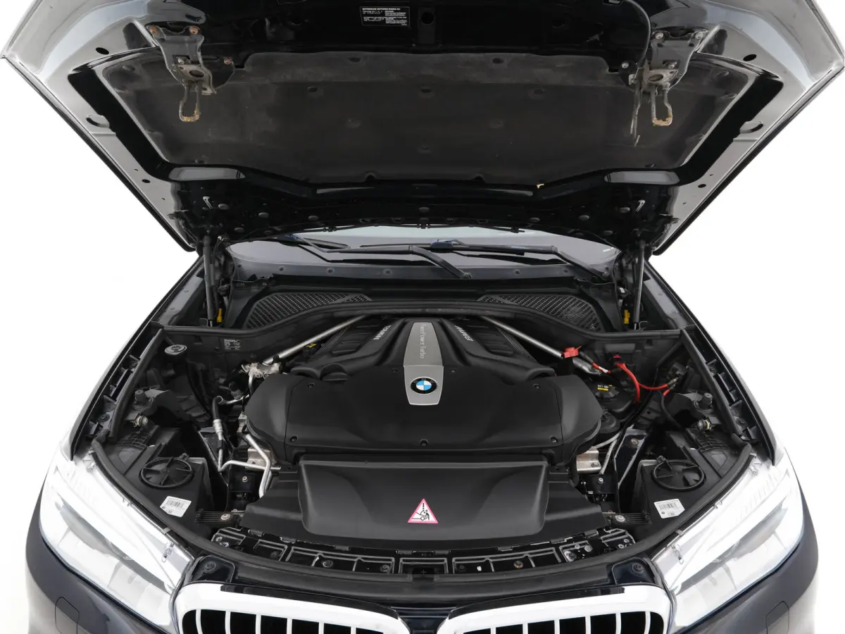 xDrive50i High-Executive M-Sportpack Aut. *PANO | HEAD-UP | TWO-COLOUR-LUXURYLEATHER | FULL-LED | MEMORY-PACK | HARMAN/KARDON-SOUNDSYSTEM |  | BLIND-SPOT | KEYLESS | CAMERA | COMFORT-SEATS |